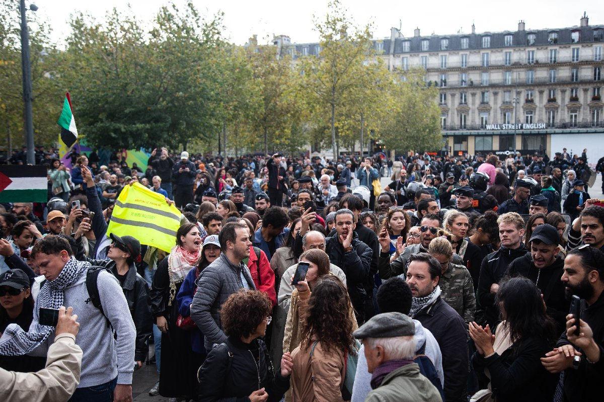 Paris’te Filistin yürüyüşüne polisten sert müdahale!