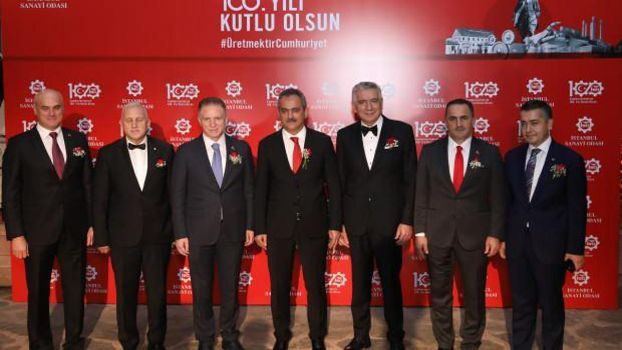55 yıldır İSO 500’de kesintisiz yer alan 19 kuruluşu ödüllendirdi