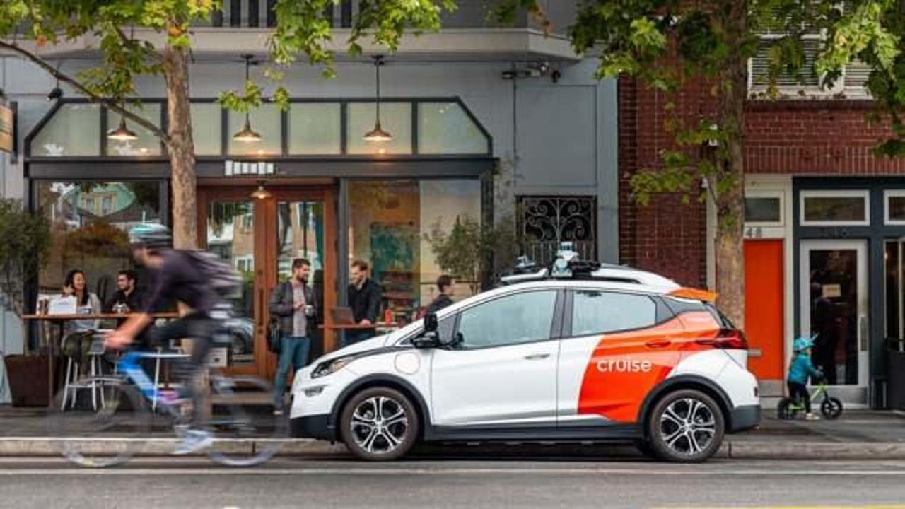 ABD dehşet saçan robot taksilerin lisansını askıya aldı!