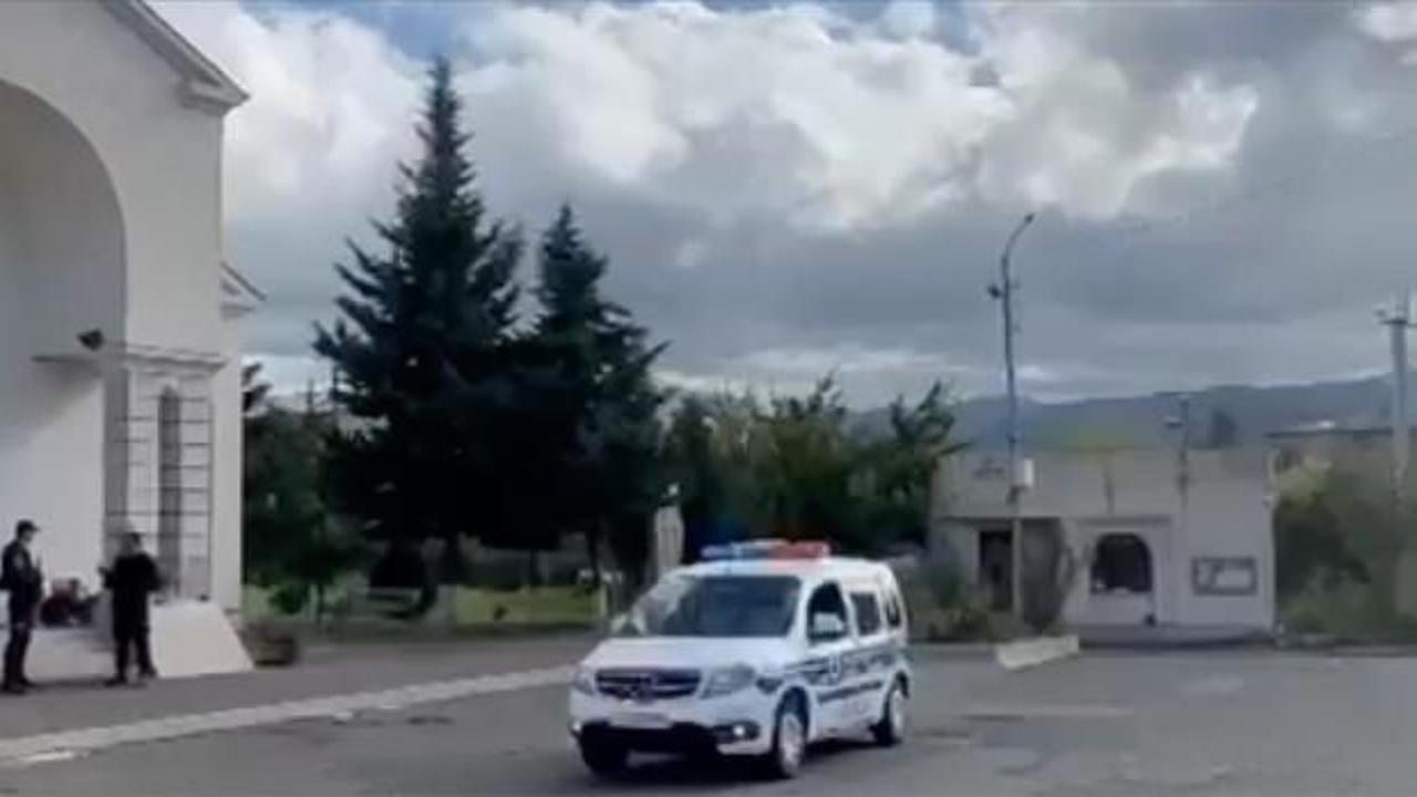 Azerbaycan polisi, Karabağ’daki kiliseleri koruma altına aldı