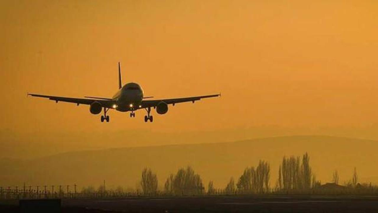 Bomba tehdidi nedeniyle bir uçak tahliye edildi