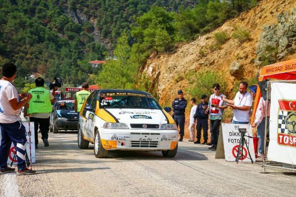 Öğrenciler yarış aracı yaptı; ralli pilotu okul müdürü 2 kupayla döndü!