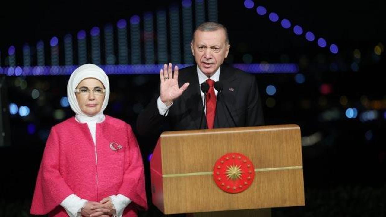 Emine Erdoğan’dan “Cumhuriyet’in 100. yılı” paylaşımı: Nice yüzyıllara