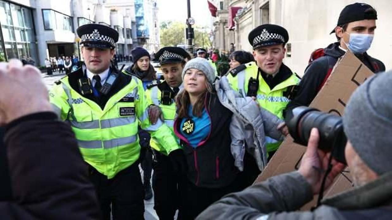 İklim aktivisti Greta Thunberg, Londra’da gözaltına alındı