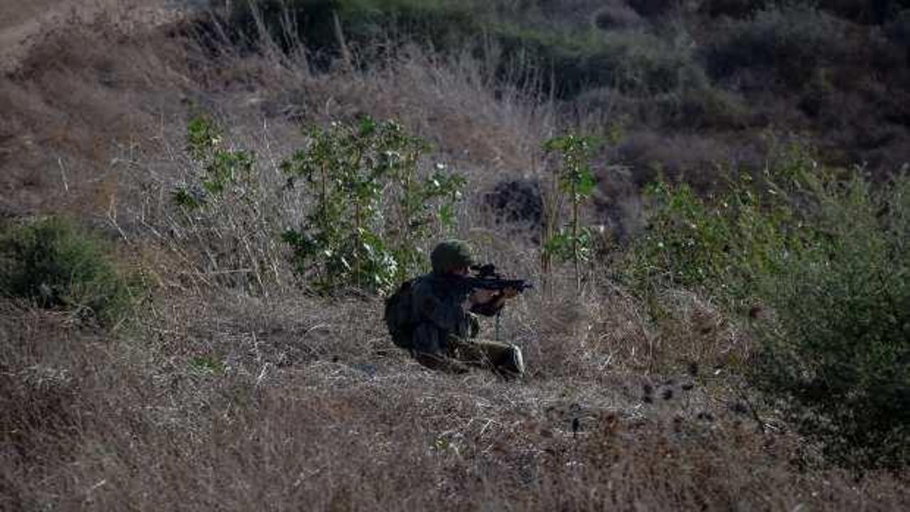 İsrail askerleri elleri tetikte bekliyor