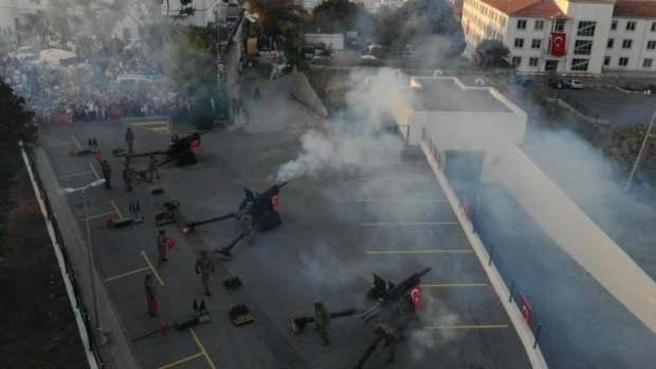 İstanbul Boğazı’nda 101 pare top atışı yapıldı