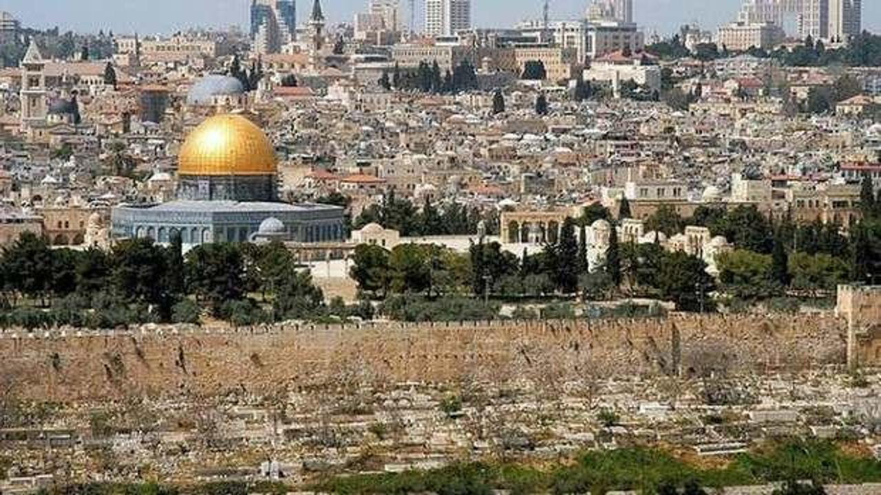 Kritik ‘Cuma’: İsrail sivillere silah dağıtıyor…