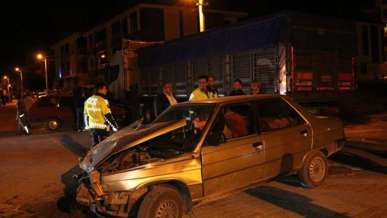 Samsun’da iki otomobil çarpıştı, 3 kişi yaralandı