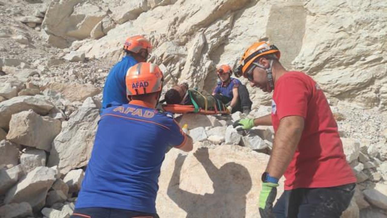 Sınırda taş ocağına düşen kaçak göçmeni AFAD kurtardı