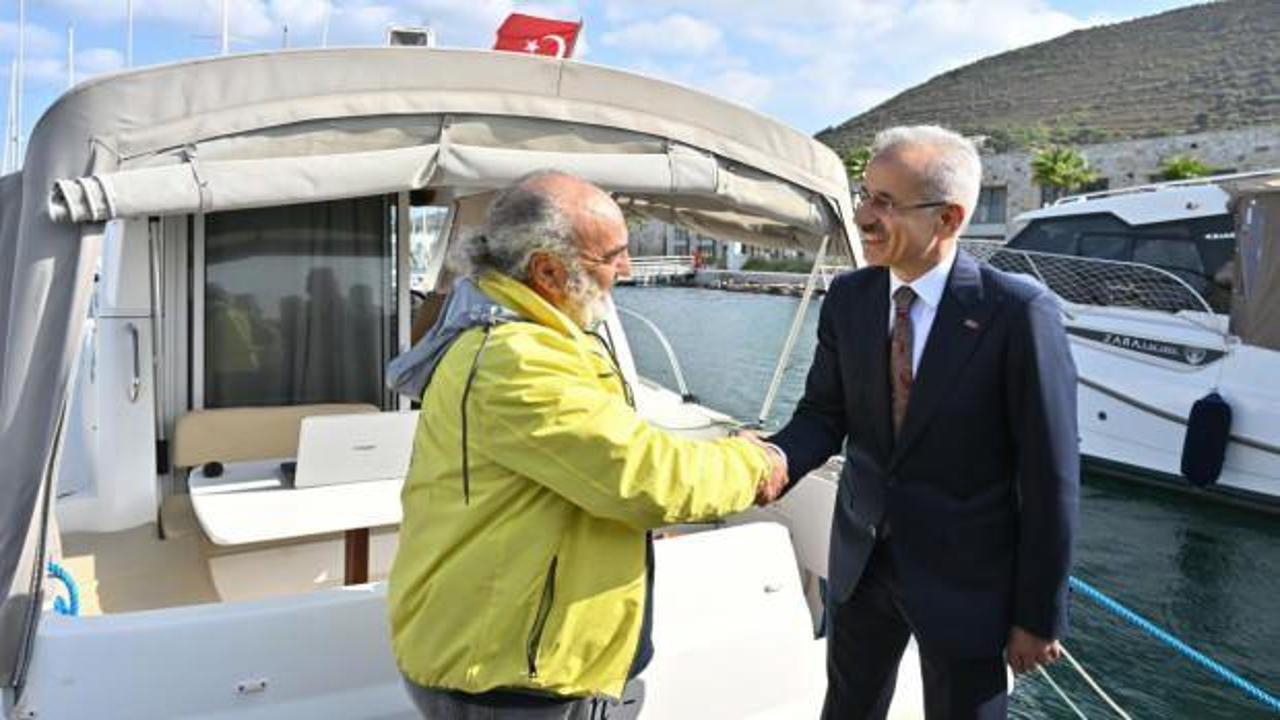 Yeni Foça Yat Limanı hizmete açıldı