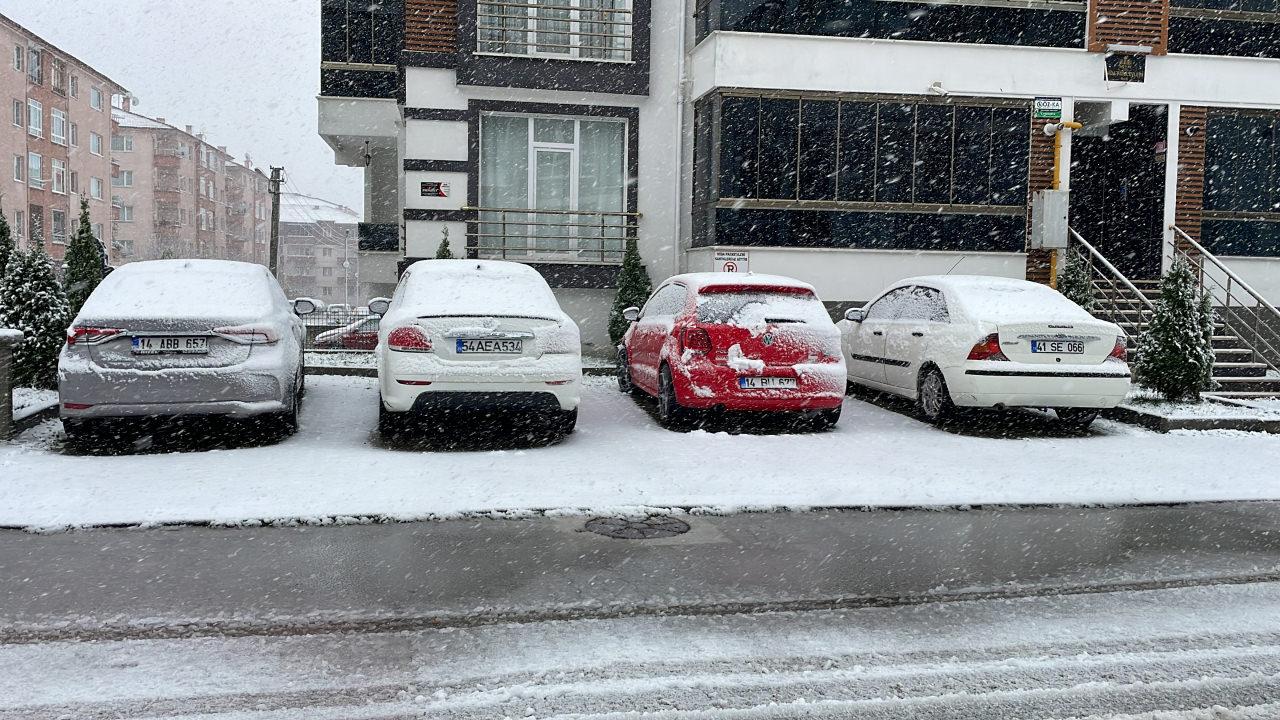 Bolu'da kar kalınlığı 10 santimetreye ulaştı