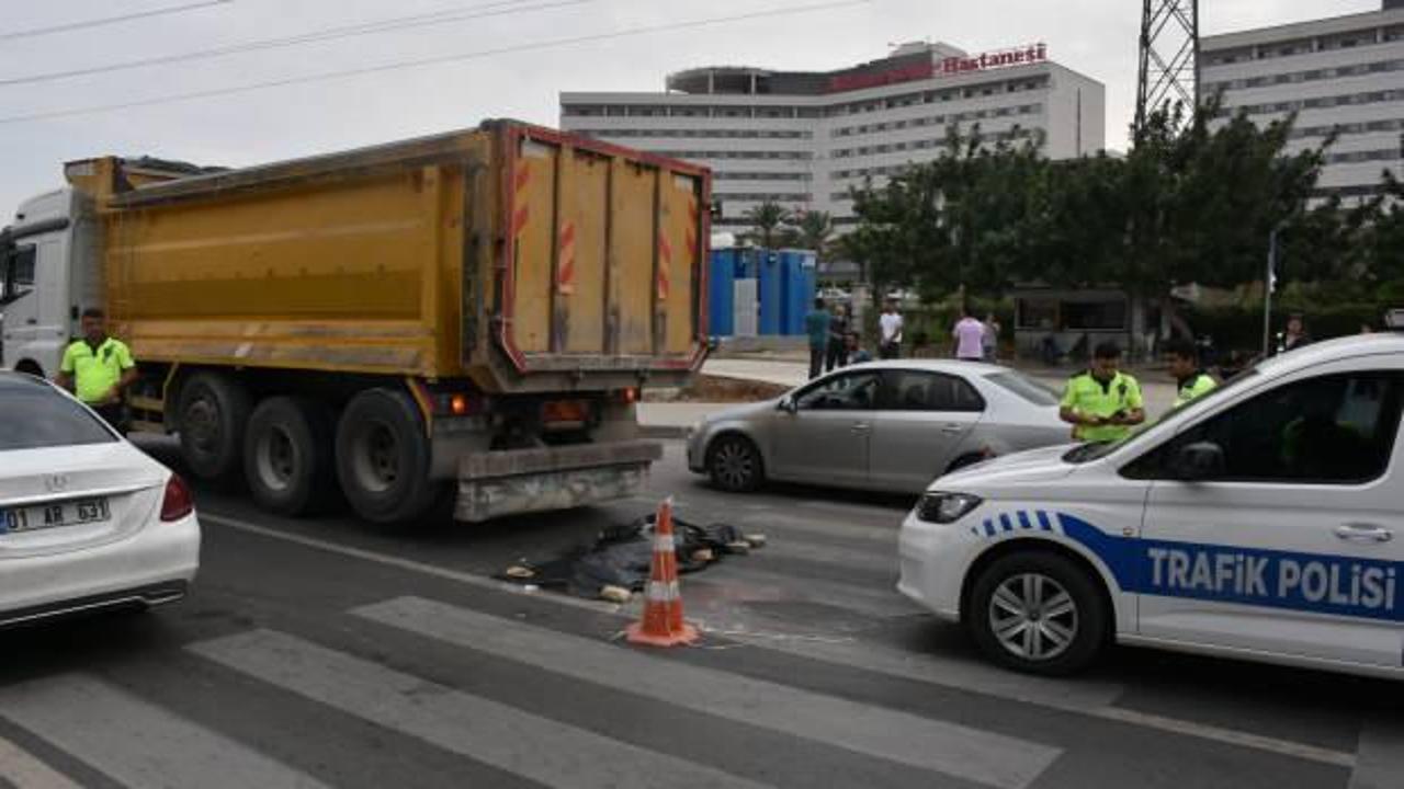 Adana’da feci kaza: Kamyonun çarptığı yaya hayatını kaybetti