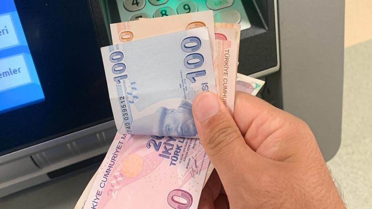 Emekliler dikkat! 5 bin liralık ikramiyeler hesaplara geçti