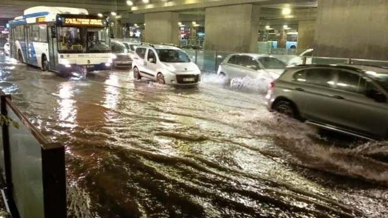 Ankara’da kuvvetli yağmur! Yolları su bastı