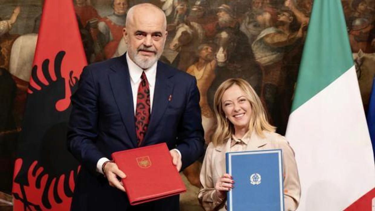 Arnavutluk’ta İtalya idaresinde göçmen merkezleri kuralacak