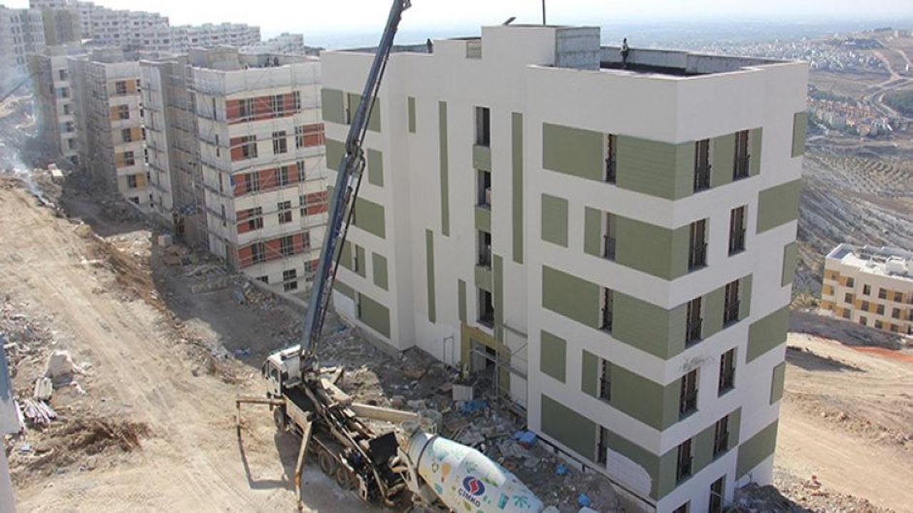 Depremzedelere konutlar teslim edilecek