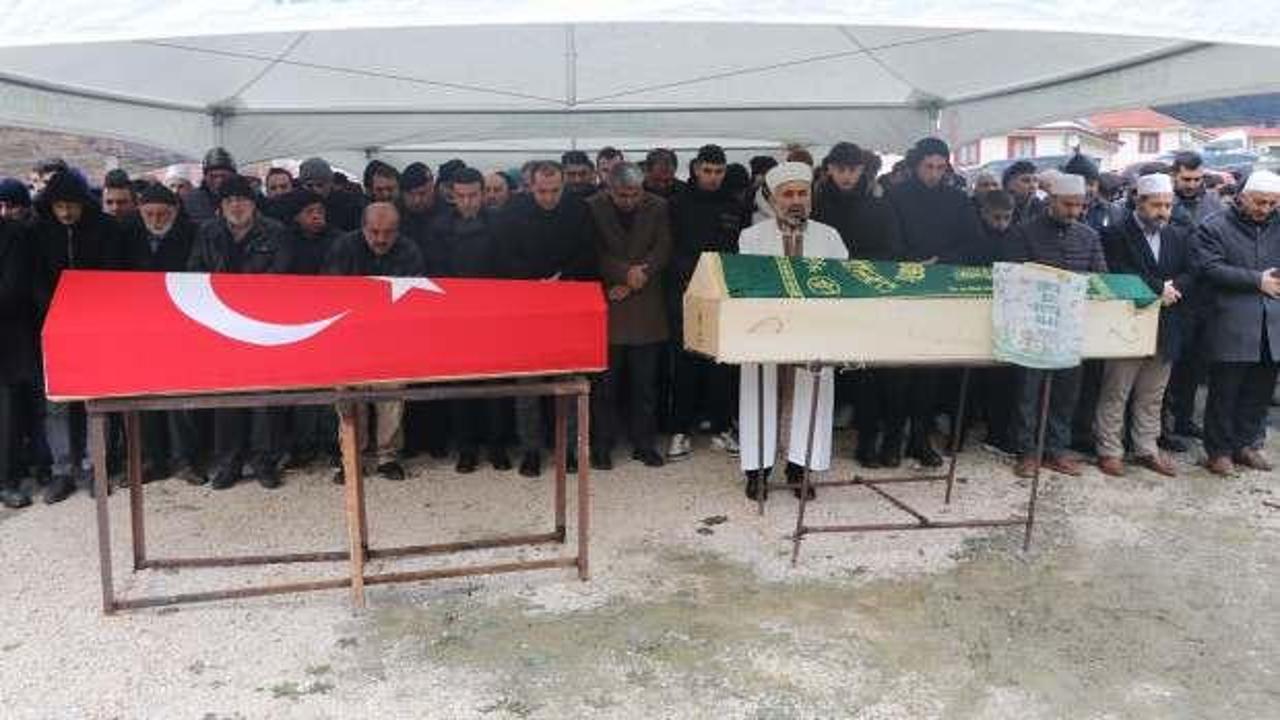 Komşuları tarafından öldürülen baba-oğul toprağa verildi
