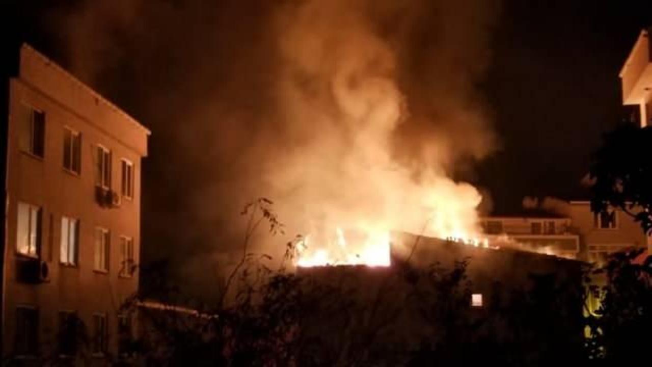 Şişli’de çatıda çıkan yangın söndürüldü