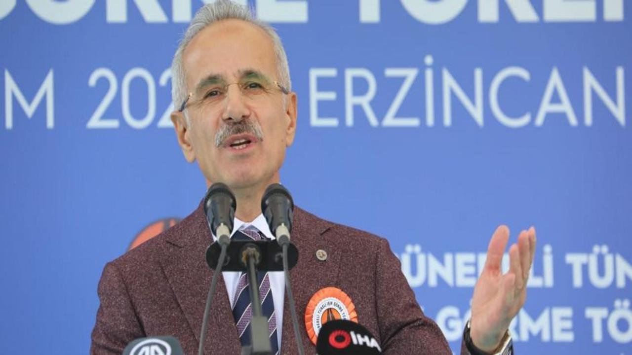 Uraloğlu: Devasa yatırımları dünya gıpta ile izliyor