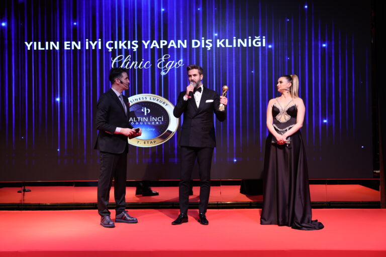 Clinic EGO Yılın En Başarılı Diş Kliniği Ödülünü Kazandı