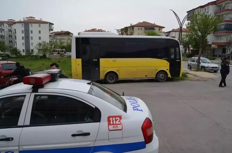 Halk otobüsü şoförü, güzergah dışı isteği reddedilen yolcunun bıçaklı saldırısına uğradı