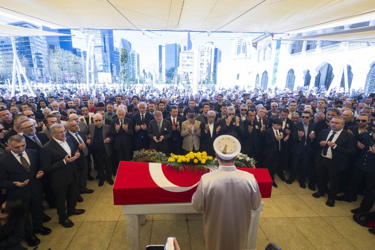 Yapımcı Türker İnanoğlu toprağa verildi