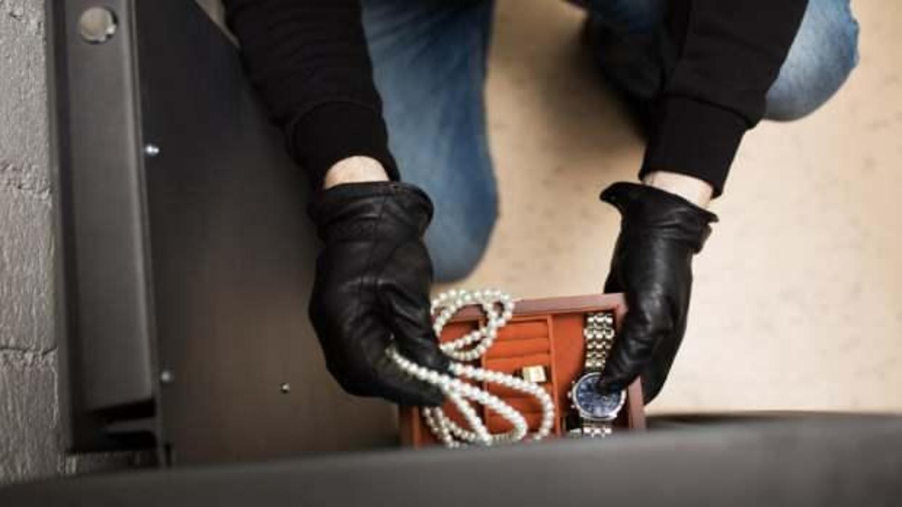 4 Milyon dolarlık mücevherleri çalmak için Wi-fi bozucuları kullandılar!