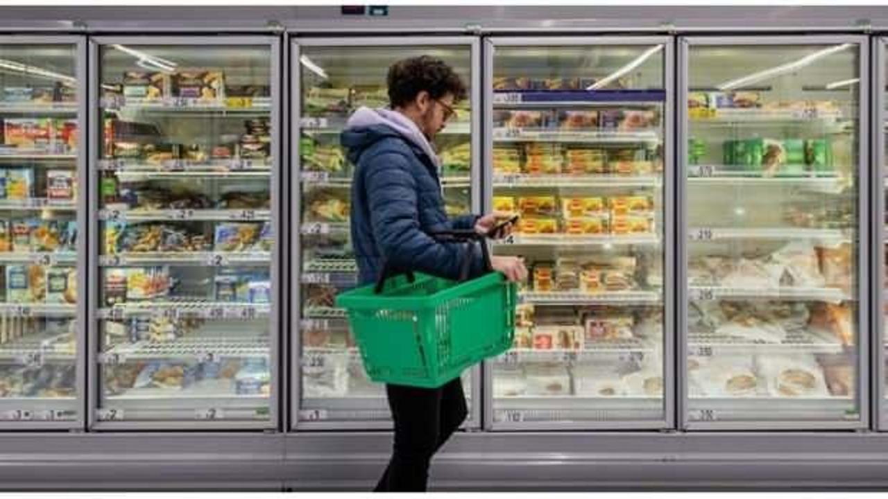 İngiltere’de enflasyon beklenenden az düştü