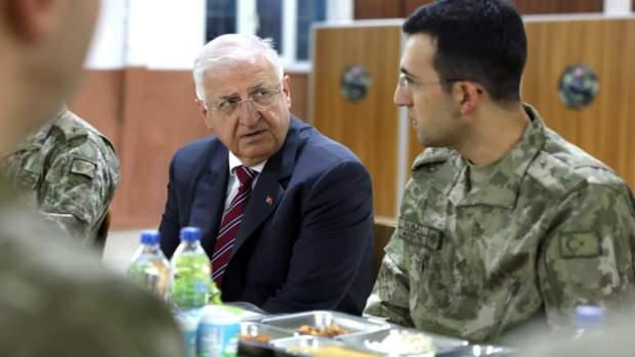 Bakan Güler, Şanlıurfa’da askerlerle iftar yaptı