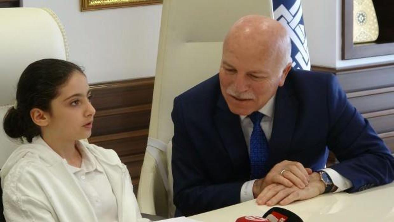 Başkanlık koltuğunu oturan Nisa’dan ‘başıboş köpekleri toplayın’ talimatı