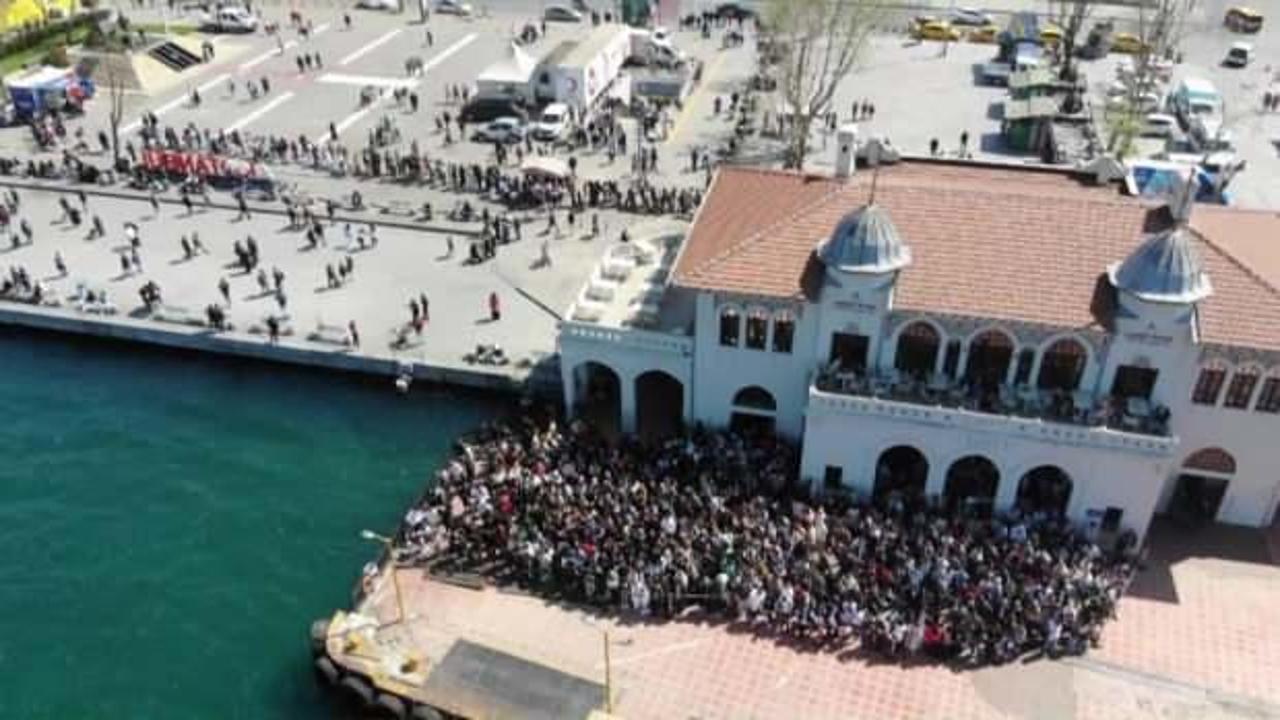 Bayramın ilk gününde trafik ve vapur iskelelerinde yoğunluk yaşandı