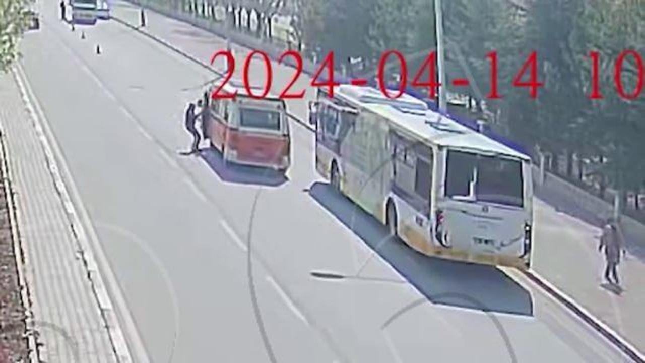 Bir anda geri geri kaymaya başladı: Trafik polisinin dikkati olası kazayı önledi