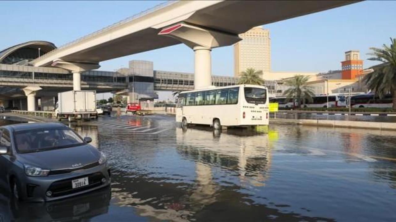 Dubai Havalimanı yoğun yağışların ardından yeniden faaliyete başladı