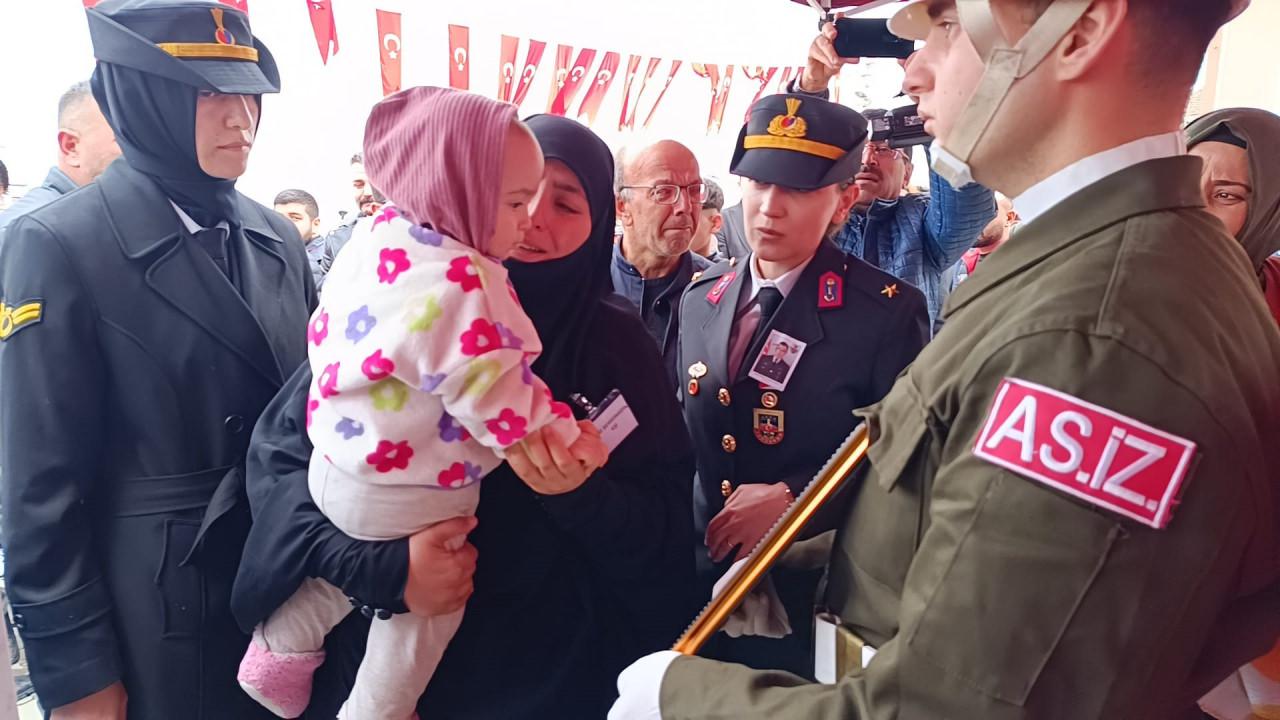 Şehit Hikmet Aslan son yolcuğuna gözyaşlarıyla uğurlandı