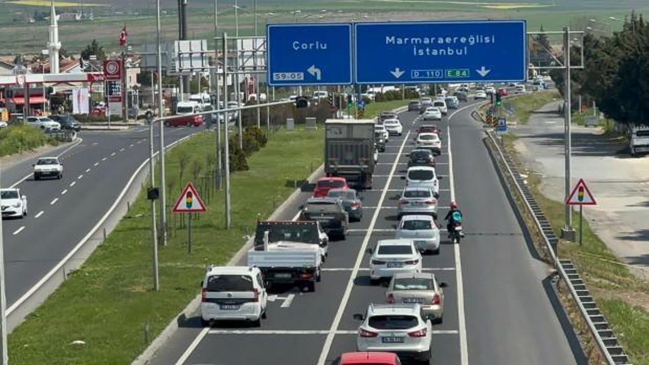 Tekirdağ’dan İstanbul yönüne trafik yoğunluğu yaşanıyor