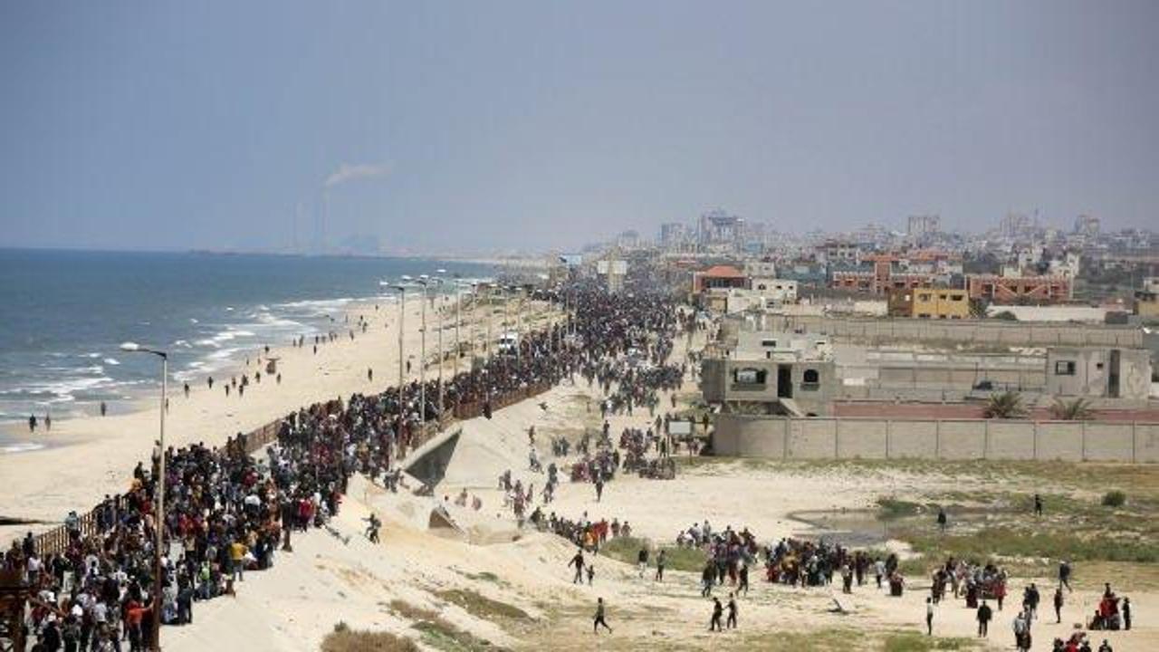 Filistinliler zor şartlara rağmen evlerine geri dönüyor