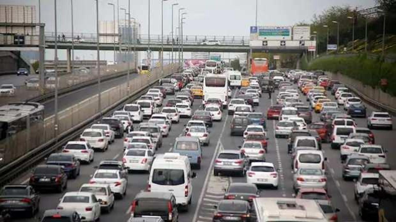 İstanbul’da haftanın ilk iş günü yoğun trafikle başladı