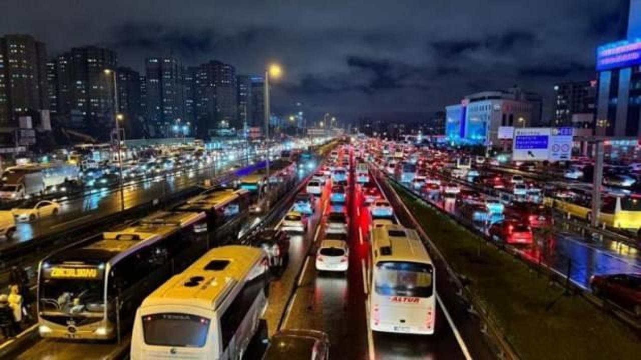 İstanbul’da trafik yoğunluğu yüzde 76’ya çıktı
