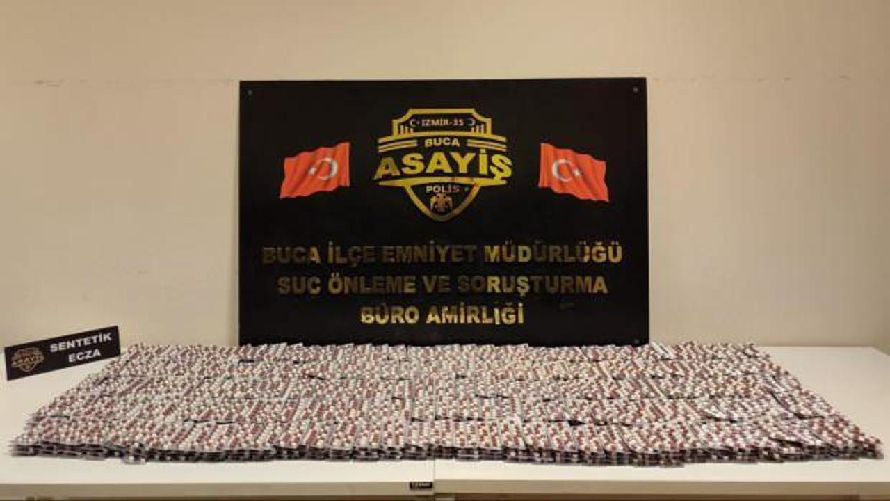 İzmir’de kıskıvrak yakalanan 2 zehir taciri tutuklandı