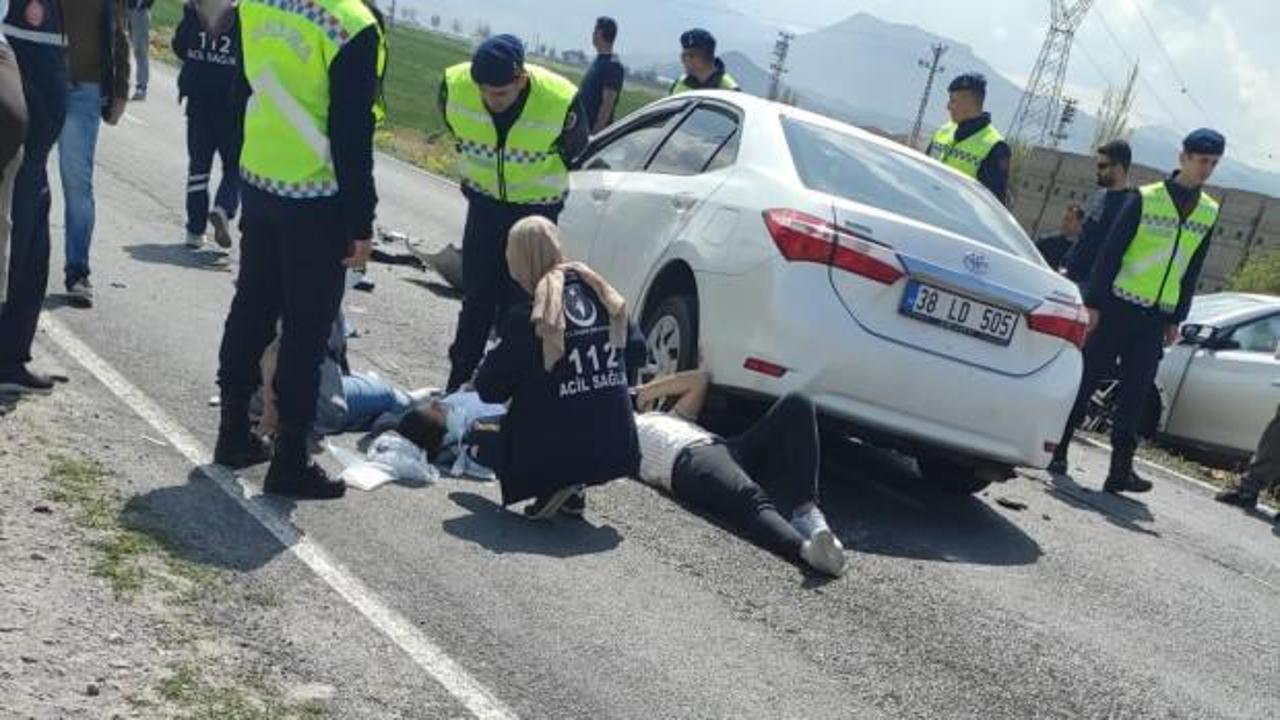 Kayseri’de 2 otomobil kafa kafaya çarpıştı: 6 yaralı