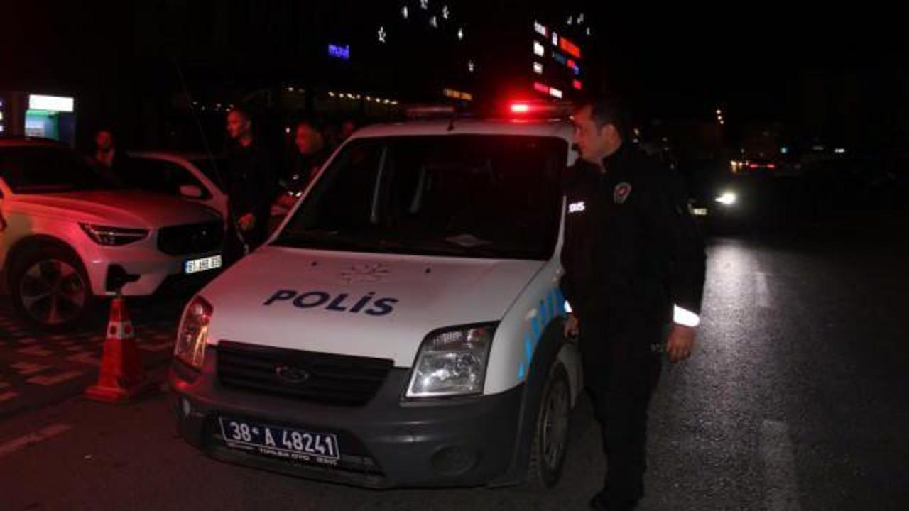 Kayseri’de vatandaştan polise jest