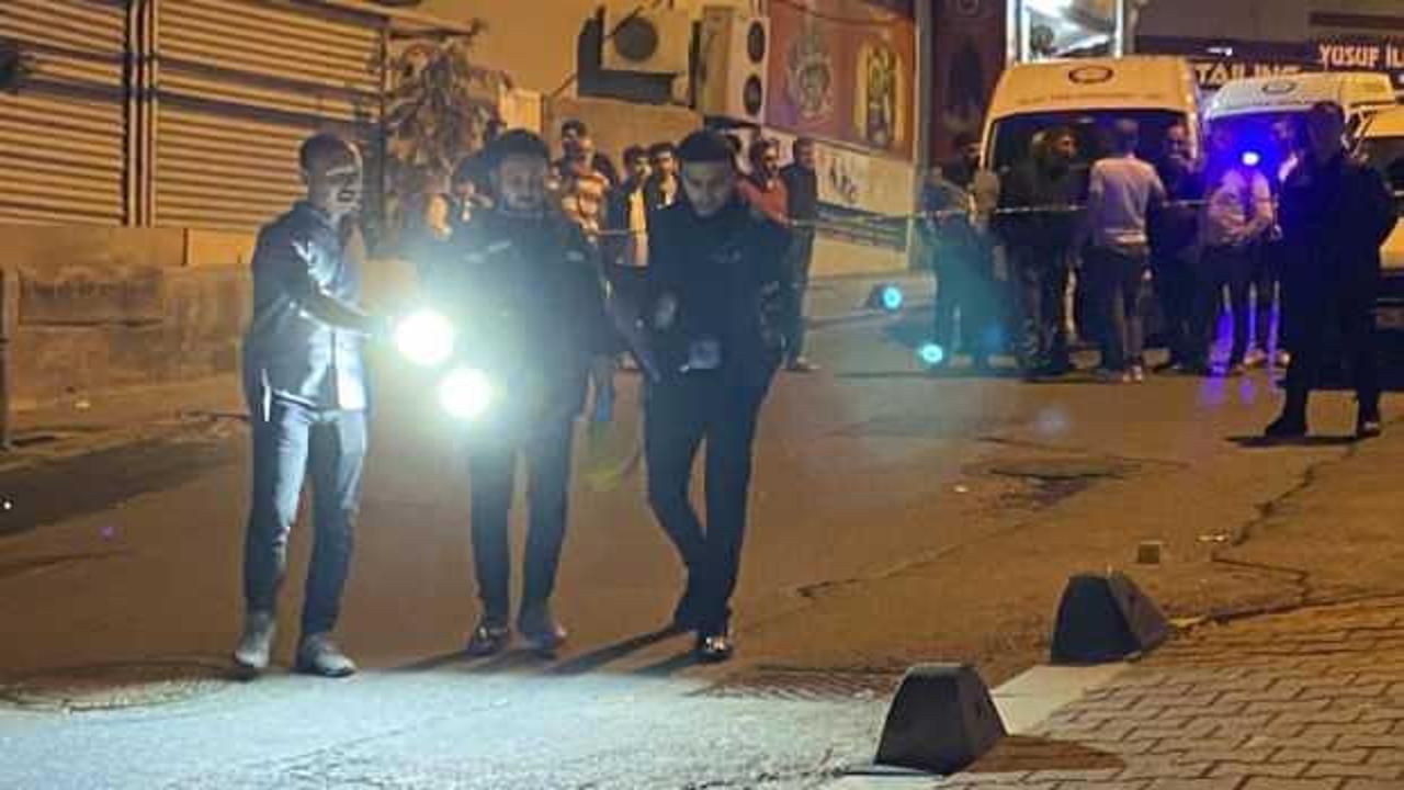Küçükçekmece’de silahlı saldırı: Yaralılar var