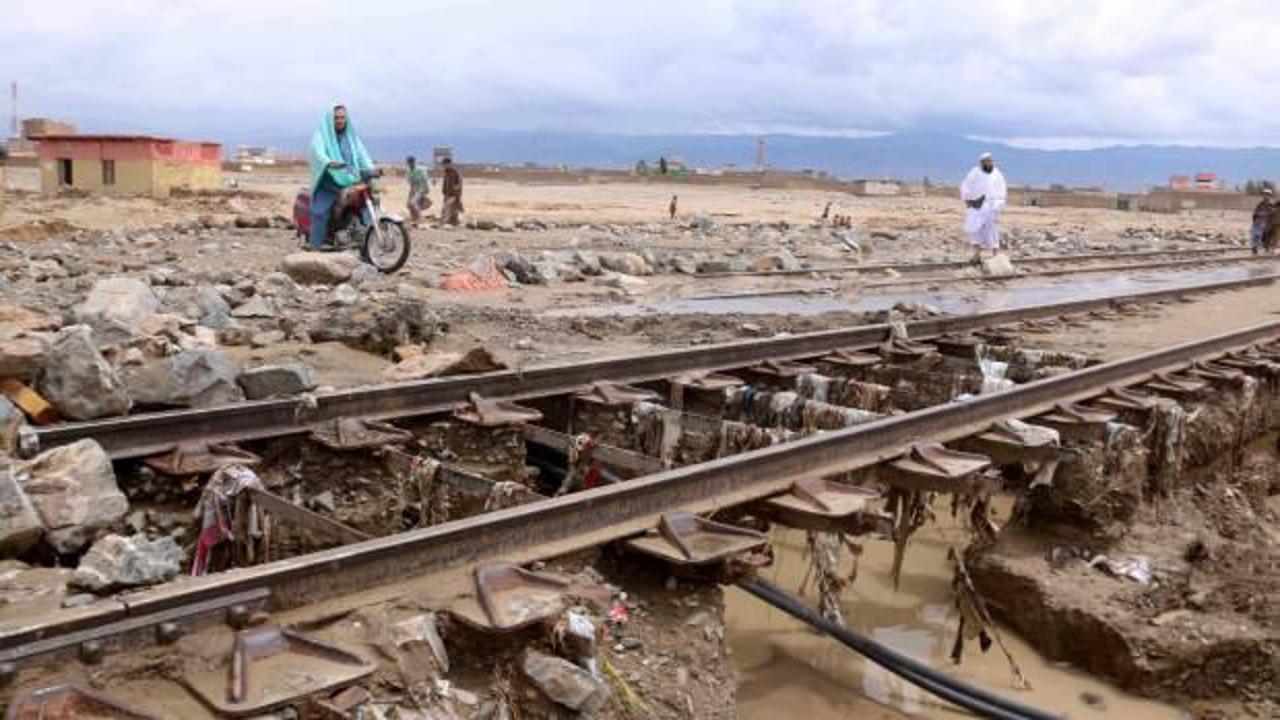 Pakistan’daki sel ve yıldırımlarda can kaybı 87’ye yükseldi