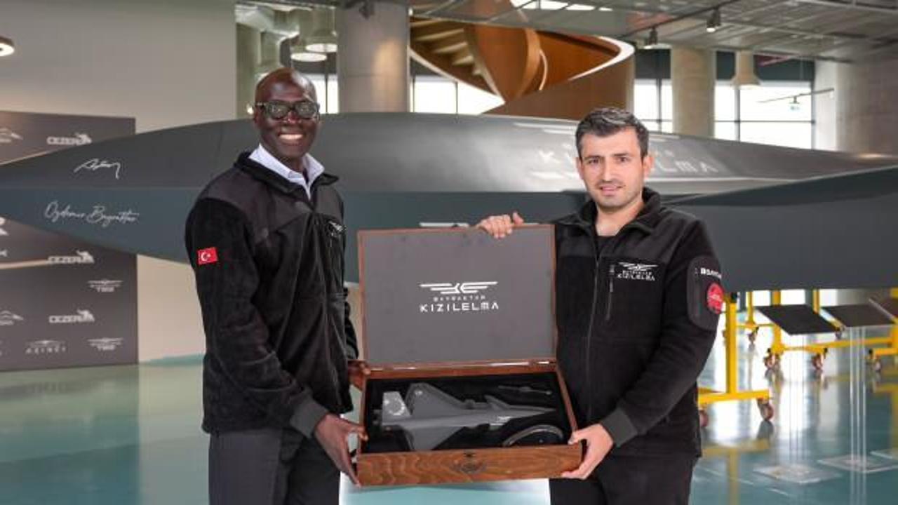 Senegal Hava Kuvvetleri Komutanı Niang Baykar’ı ziyaret etti