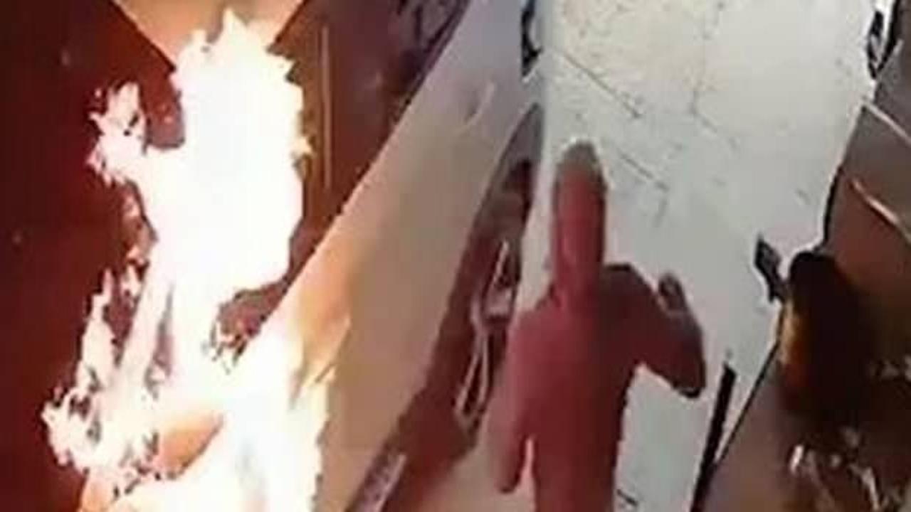 Yahudi yerleşimciler, Filistinlilere ait aracı İsrail askerlerinin gözü önünde yaktı