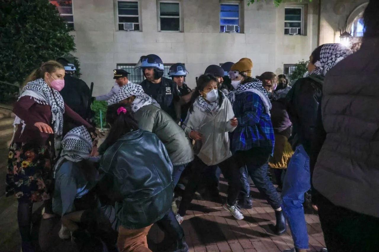 Polis, Columbia Üniversitesi'ndeki Gazze Dayanışma Kampı'nı dağıttı