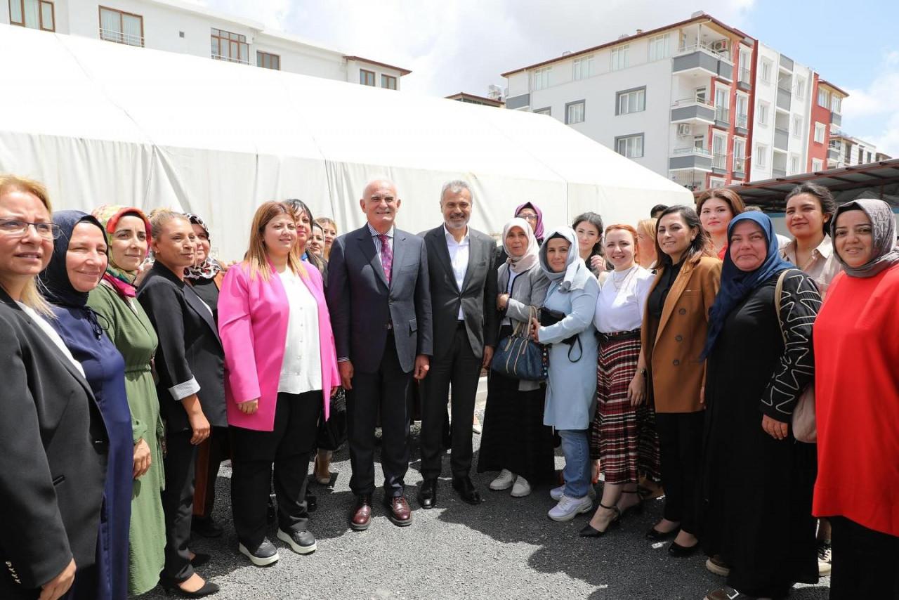 AK Parti Genel Başkan Yardımcısı Yusuf Ziya Yılmaz: Rekabet değil nezaket dönemindeyiz