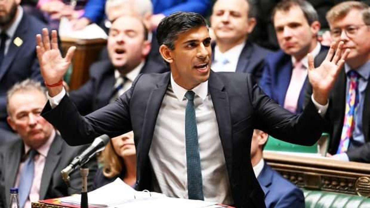 İngiltere’deki yerel seçimde hükümete ağır darbe