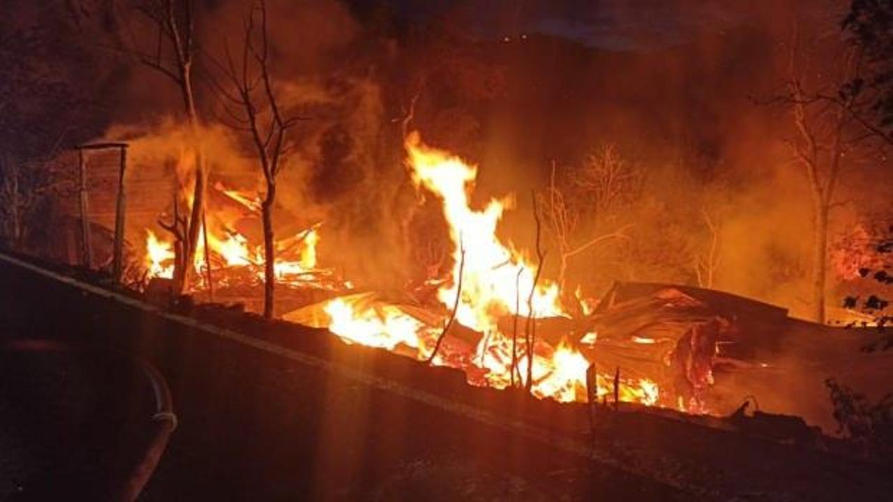 Kastamonu’da soba faciası: 2 ev küle döndü!