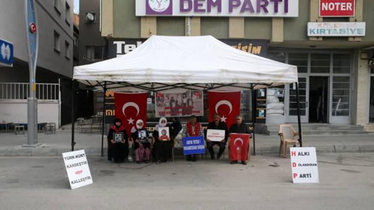 Muşlu ailelerin DEM Parti önündeki ‘evlat nöbeti’ devam ediyor
